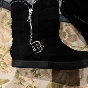 Women's Black Quilted Boots